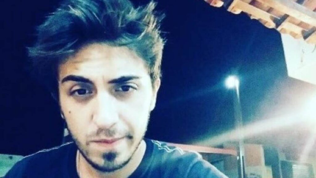 l'auto-finisce-contro-il-carro-attrezzi-e-per-federico,-27-anni,-e-la-fine