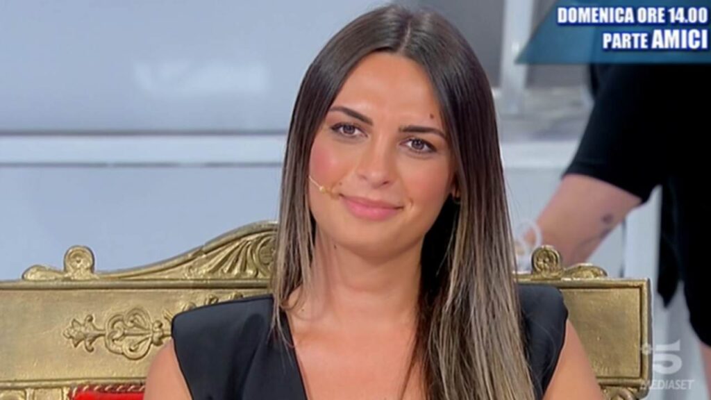 uomini-e-donne,-andrea-nicole-disperata-e-in-lacrime:-“ecco-perche-ho-lasciato-ciprian,-dovevo-proteggermi”
