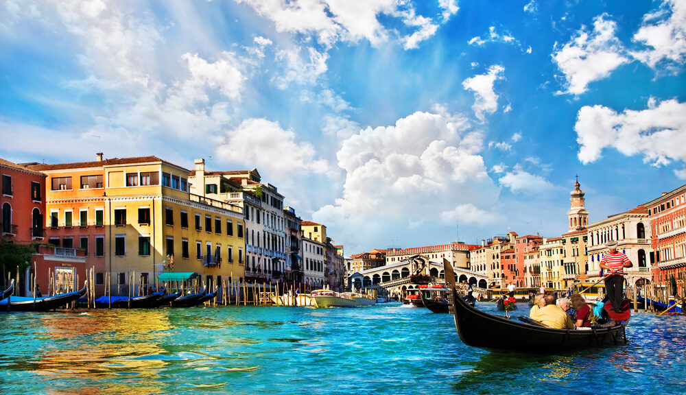 eurostat:-879-million-tourism-trips-were-made-by-eu-countries’-citizens-last-year