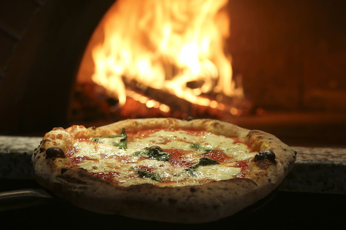 pizzaioli-francesi-in-sfida-per-la-migliore-pizza-napoletana