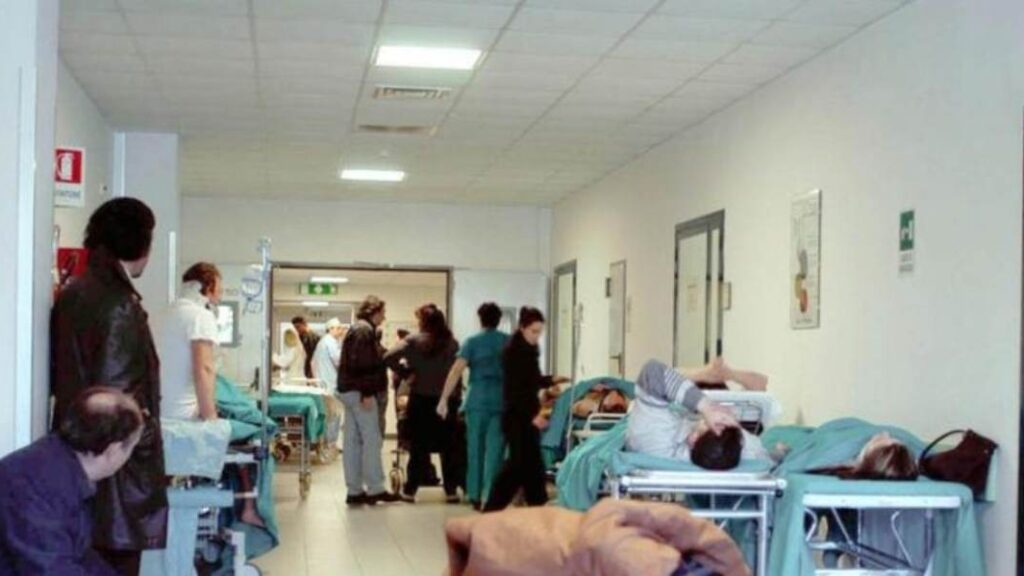 sfinita-da-10-ore-di-pronto-soccorso-85enne-se-ne-va:-“vado-a-morire-a-casa-mia”