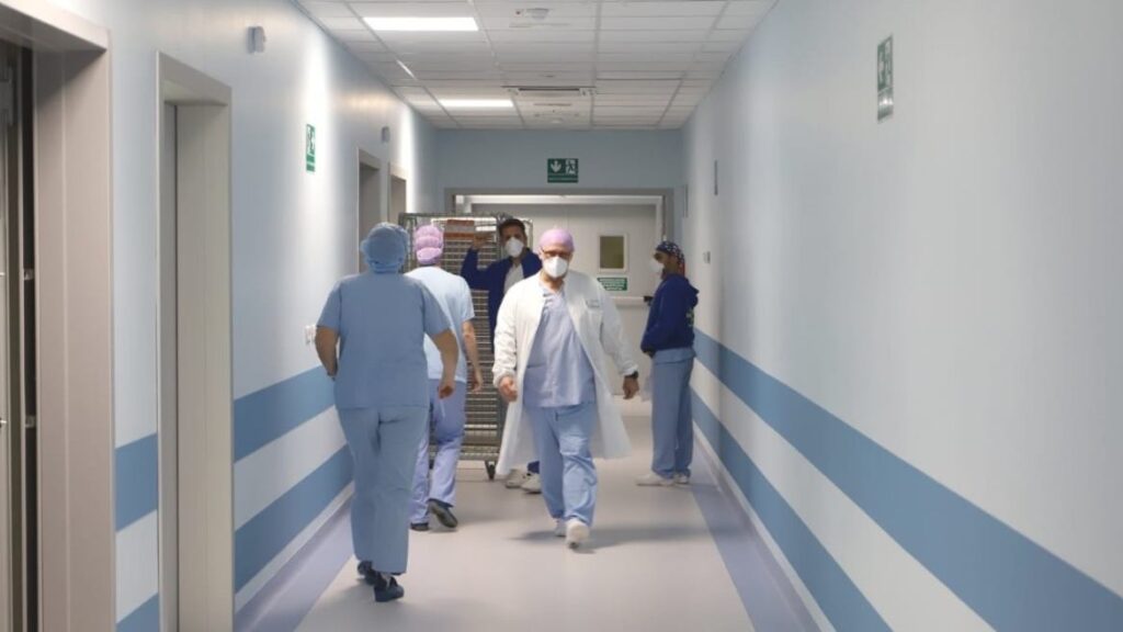 per-i-medici-e-morto,-i-familiari-organizzano-il-funerale:-ma-lui-e-ancora-vivo
