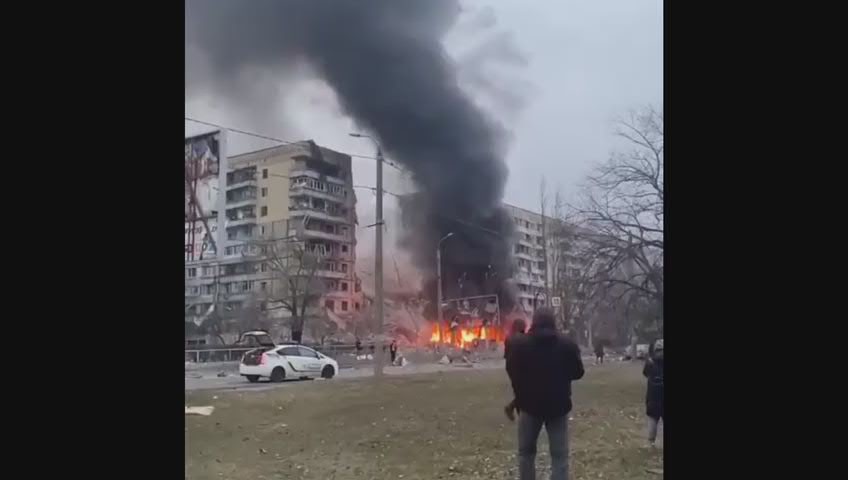 ucraina,-missili-russia-su-palazzo-dnipro:-5-morti-–-video