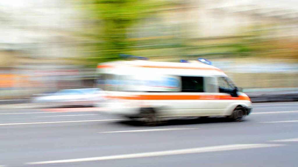 auto-si-schianta-contro-un-muro:-tre-ragazzi-perdono-la-vita
