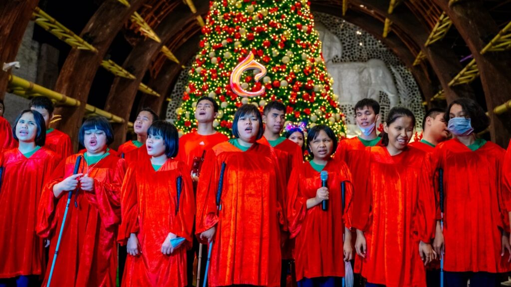 pr:-sharing-the-start-of-christmas-festivities-at-the-traditional-centara-grand-mirage-pattaya’s-13th-annual-christmas-tree-lighting-ceremony-–-the-pattaya-news