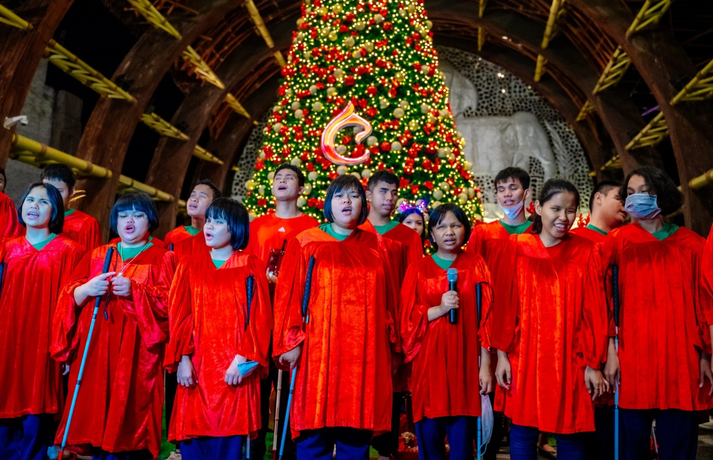pr:-sharing-the-start-of-christmas-festivities-at-the-traditional-centara-grand-mirage-pattaya’s-13th-annual-christmas-tree-lighting-ceremony-–-the-pattaya-news