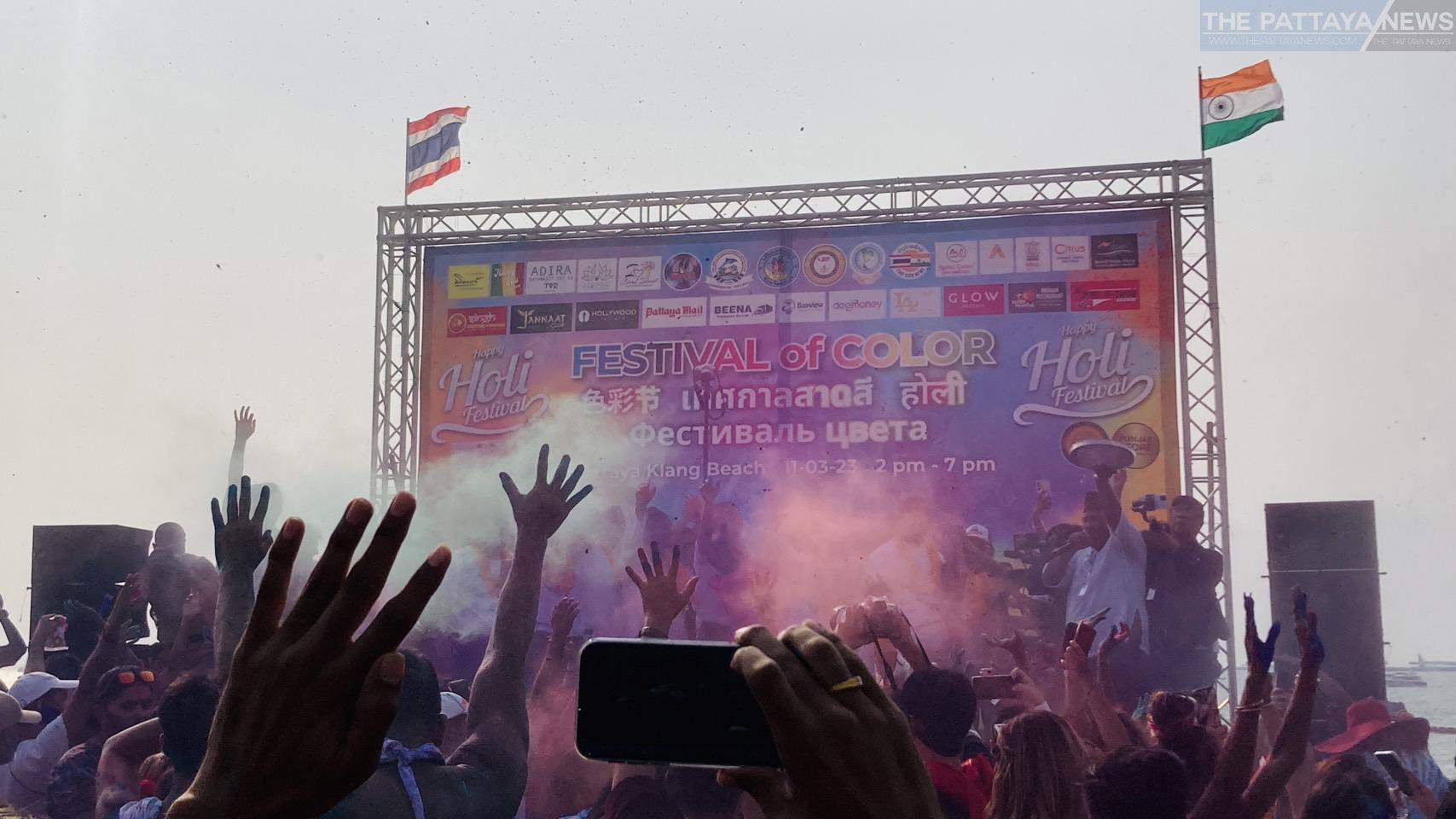 festival-of-colors-(holi)-held-in-pattaya-and-draws-happy,-energetic-crowd-–-the-pattaya-news