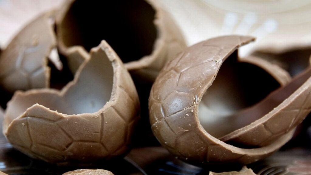 uovo-di-pasqua-ernst-knam-dolci-preziosi-2023-al-caramello-salato