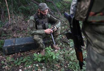 ‘gli-ucraini-hanno-ucciso-i-loro-uomini’,-l’accusa-dei-filo-russi-–-ascolta