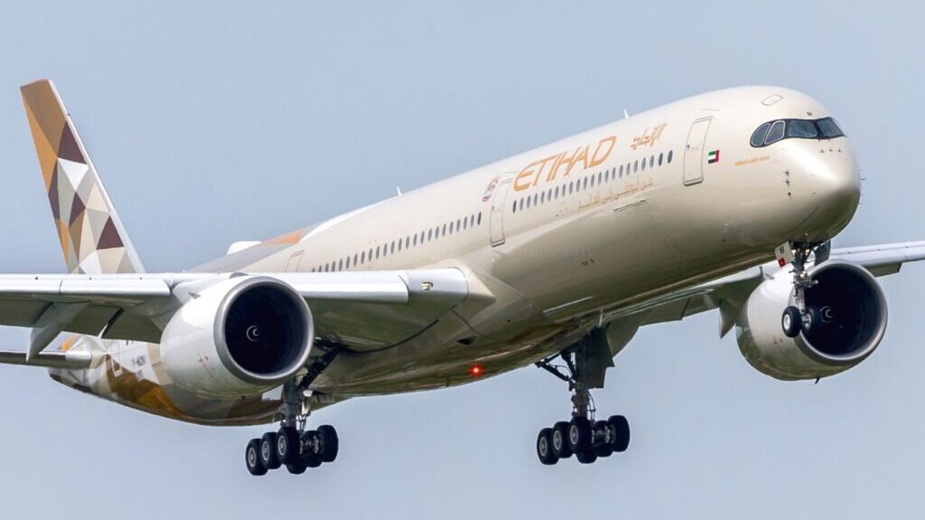 etihad-airways-makes-a-record-breaking-first-half-profit