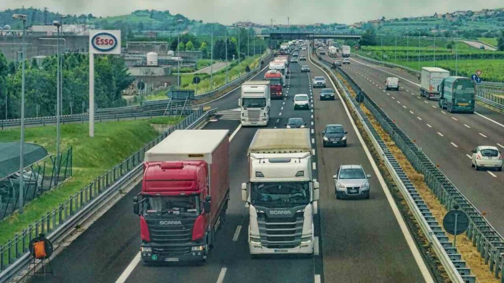 vacanze,-esodo-di-agosto:-traffico-intenso.-i-giorni-da-bollino-rosso-e-nero