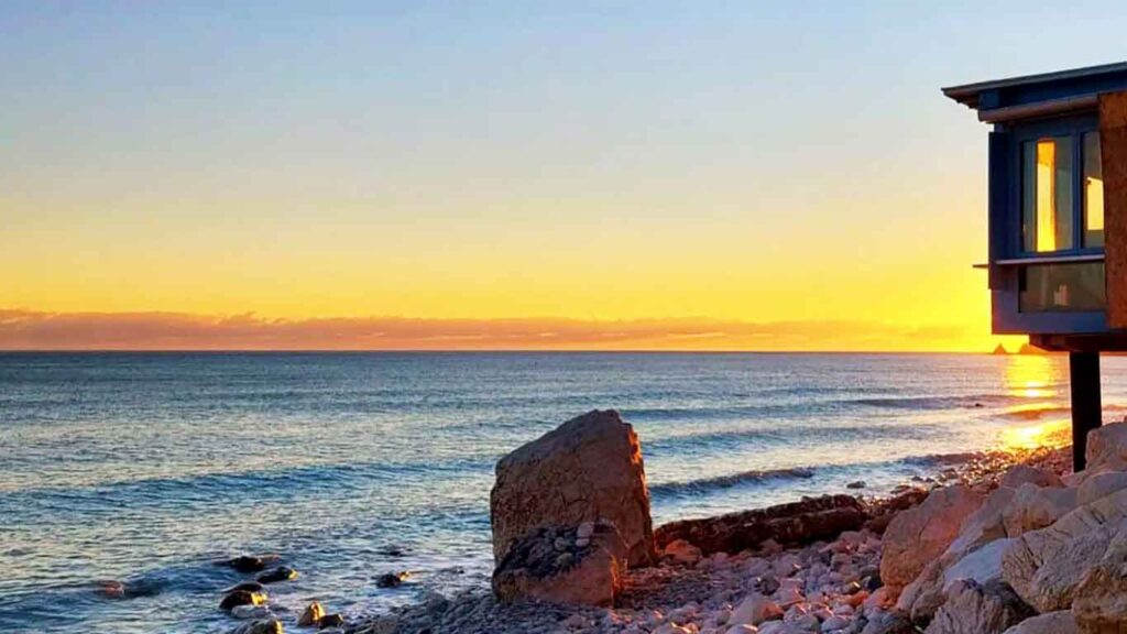10-locali-per-un-cocktail-in-riva-al-mare-e-per-bere-ogni-attimo-dell’estate