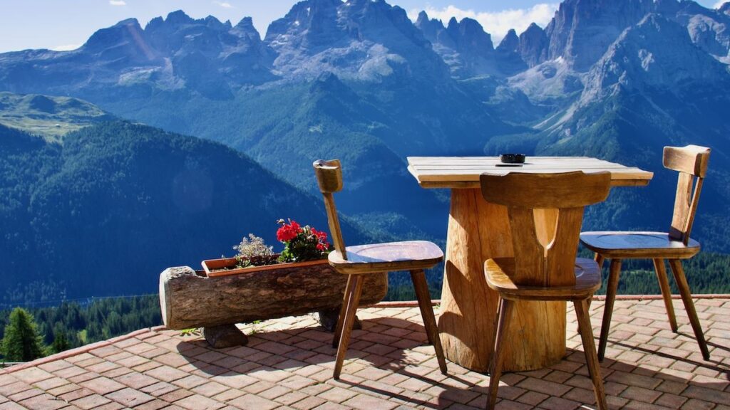 the-best-mountain-restaurants-in-madonna-di-campiglio,-italy