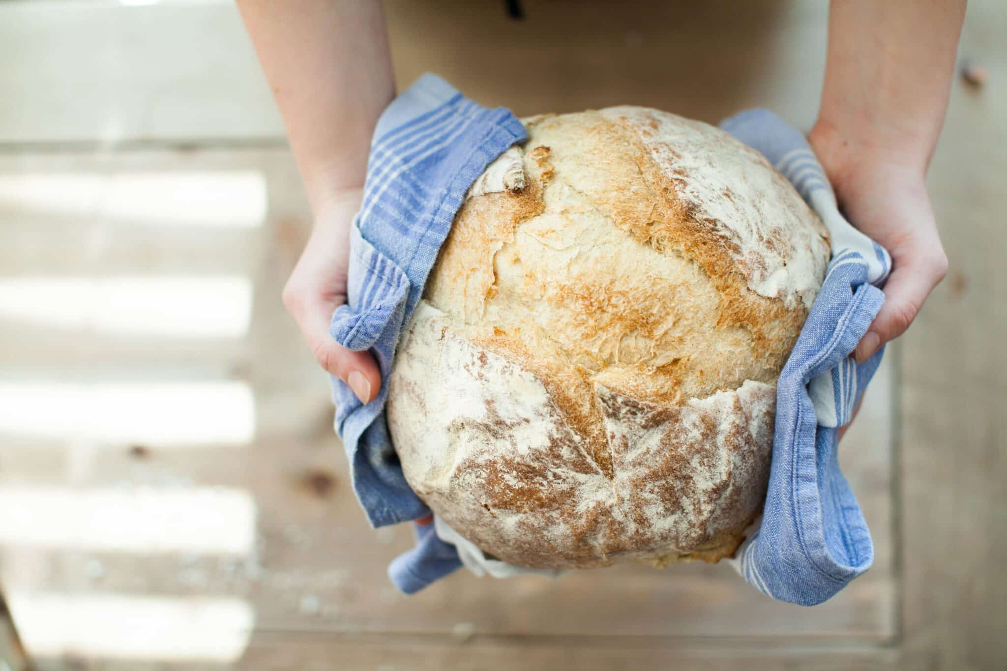 recuperare-il-pane-raffermo-con-la-friggitrice-ad-aria-o-il-microonde-in-pochi-minuti