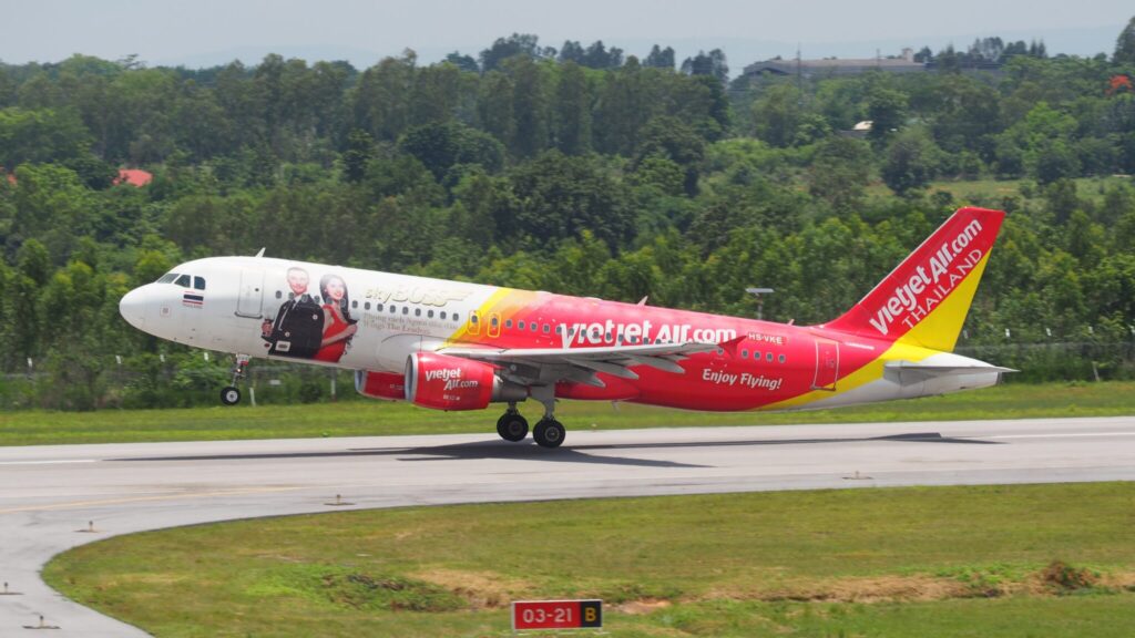 fukuoka-–-bangkok-4-flights-per-week-with-thai-vietjet