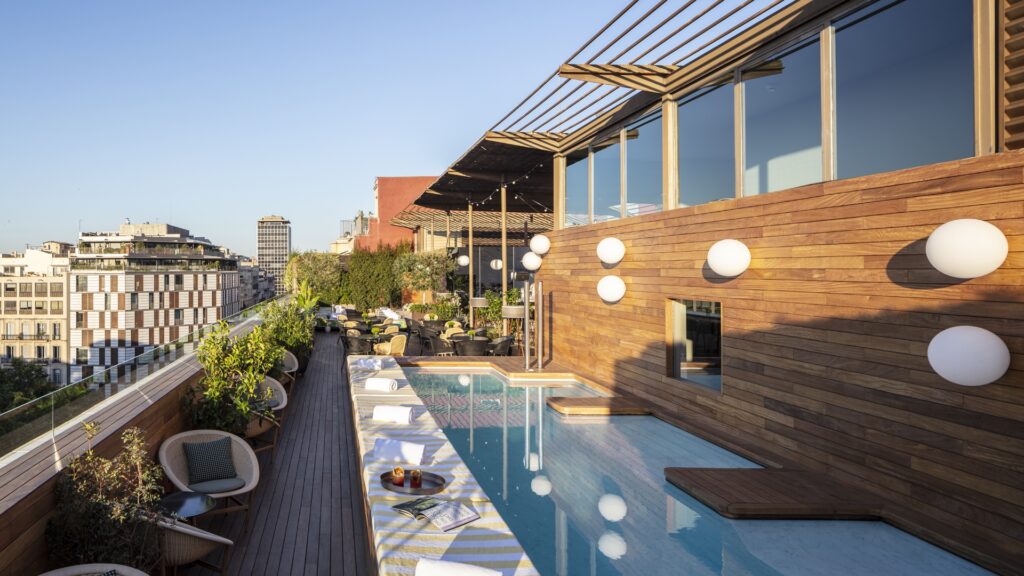 review:-sir-victor,-barcelona