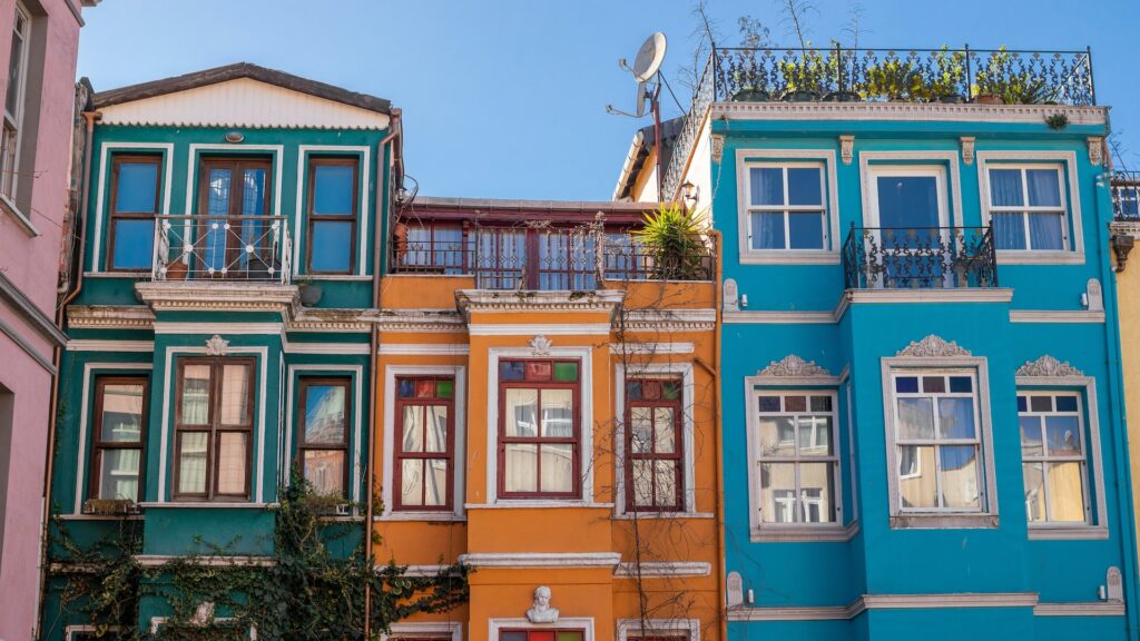 luoghi-imperdibili-di-istanbul:-le-case-colorate-di-balat-|-viaggiamo