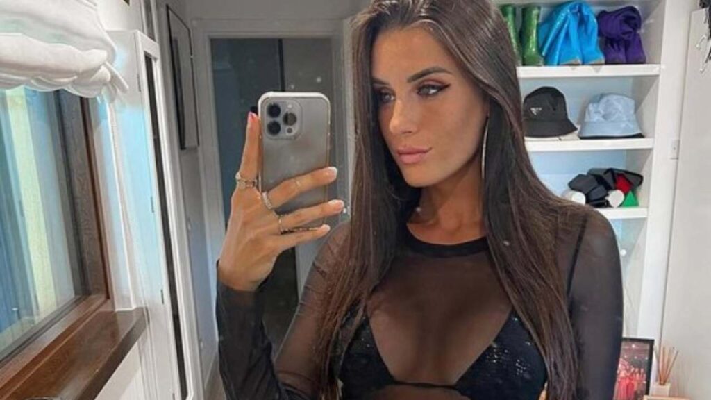 valentina-vignali:-lato-b-da-sogno,-non-puoi-non-vedere