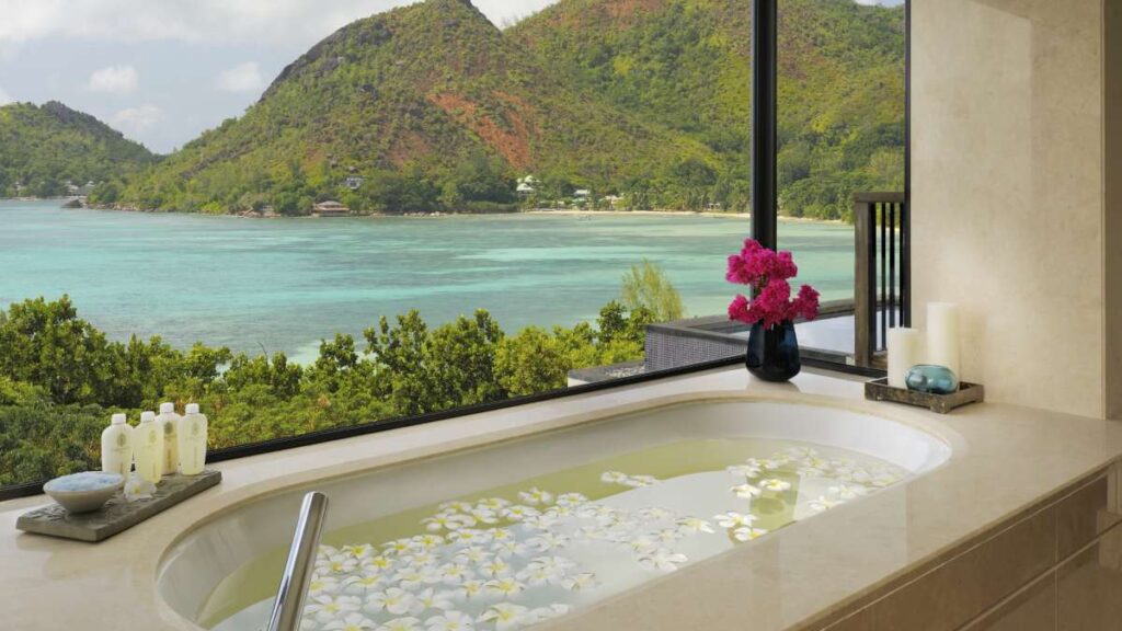 11-sensational-hotel-baths-with-a-view