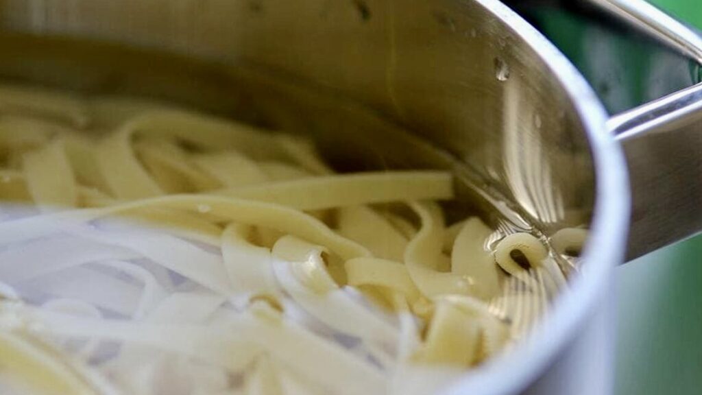 cuocete-la-pasta-a-freddo,-con-il-metodo-parisi-viene-gomma