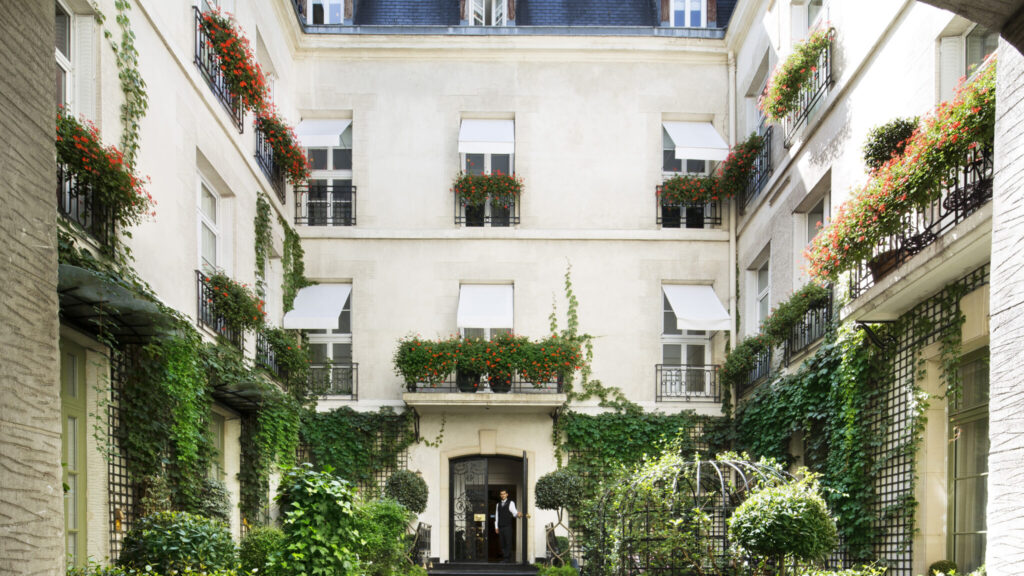 relais-&-chateaux-add-two-more-properties