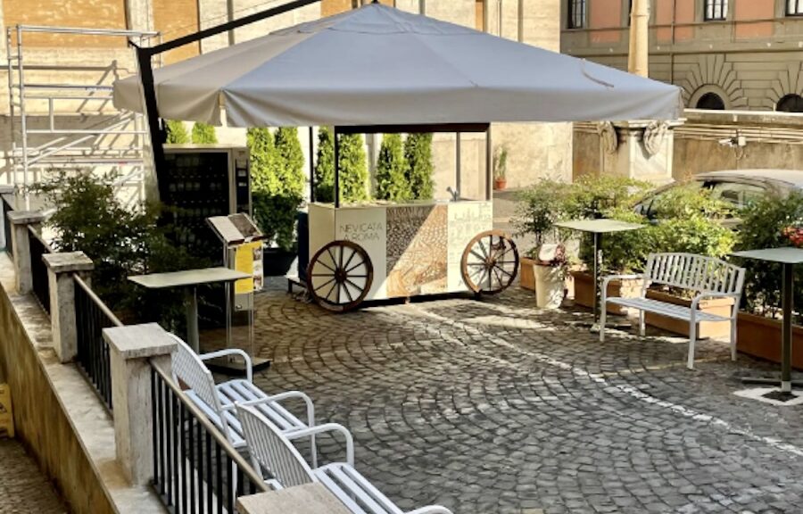 hanno-aperto-una-gelateria-nella-basilica-di-santa-maria-maggiore