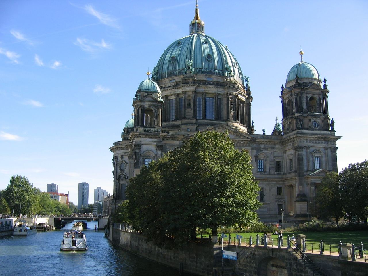 a-tour-of-berlin,-germany