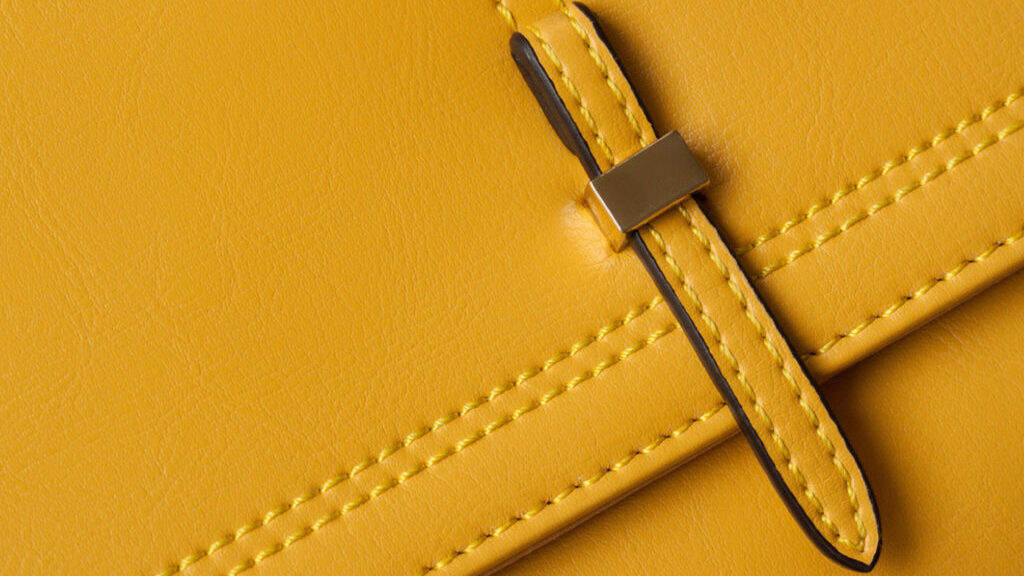 lo-stile-intramontabile-degli-accessori-di-cuoio-toscano-–-looxy