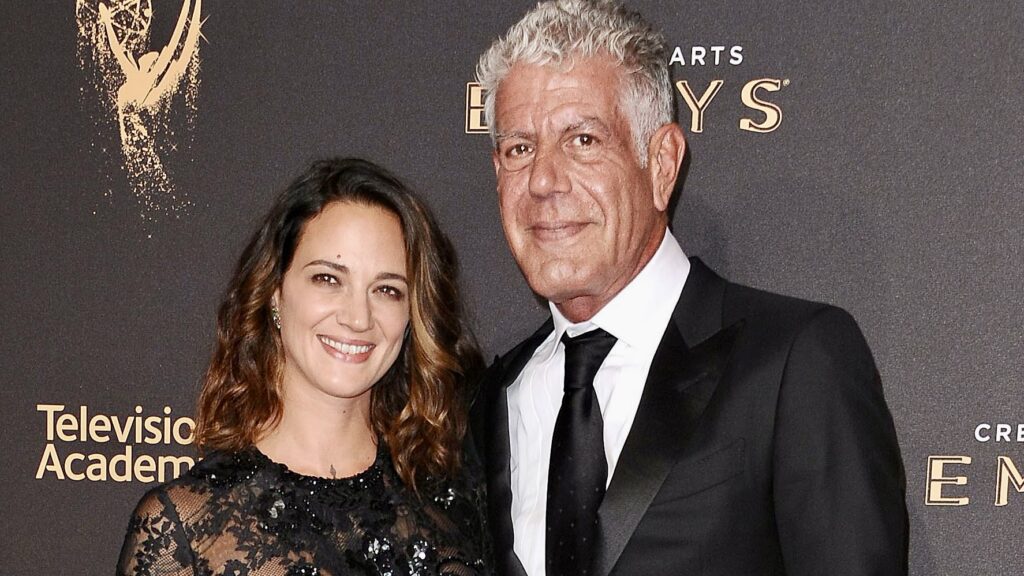 asia-argento-all’ex-bourdain-prima-del-suicidio:-“smetti-di-rompere”