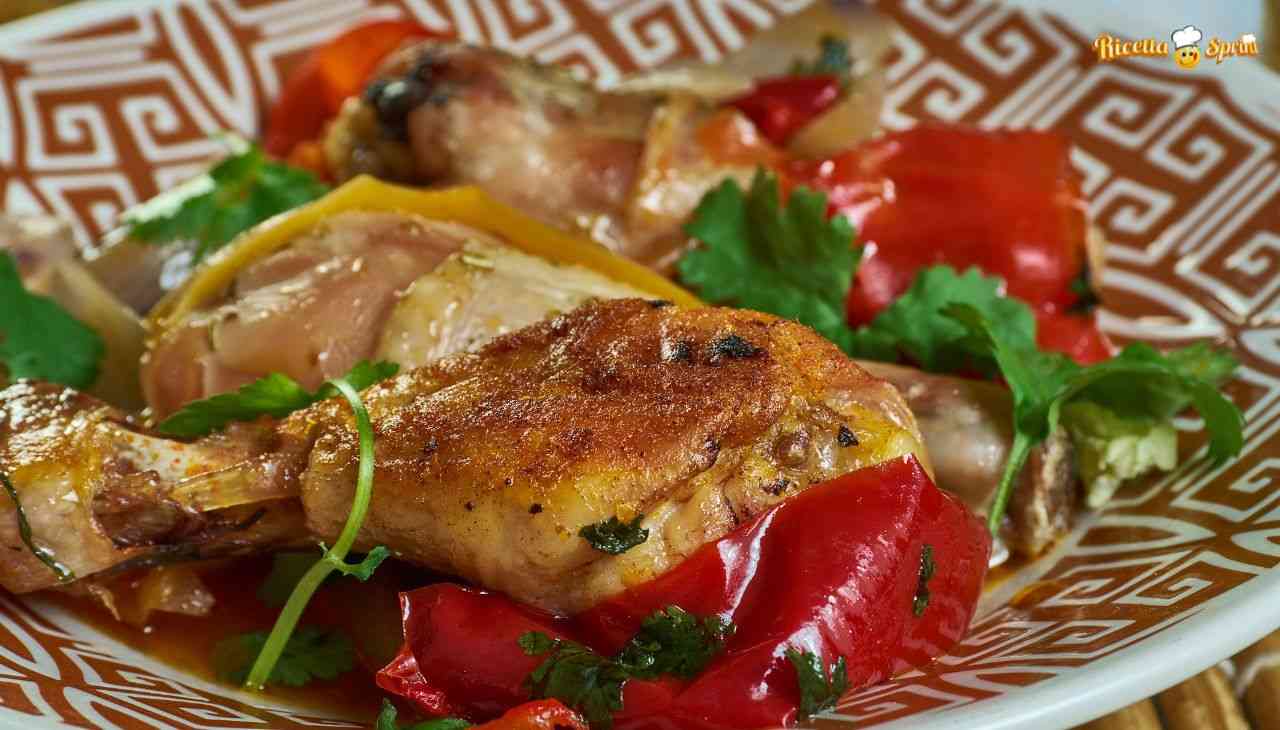 pollo-alla-romana-con-tantissimi-peperoni-la-ricetta-piu-facile-del-mondo-–-ricettasprint.it
