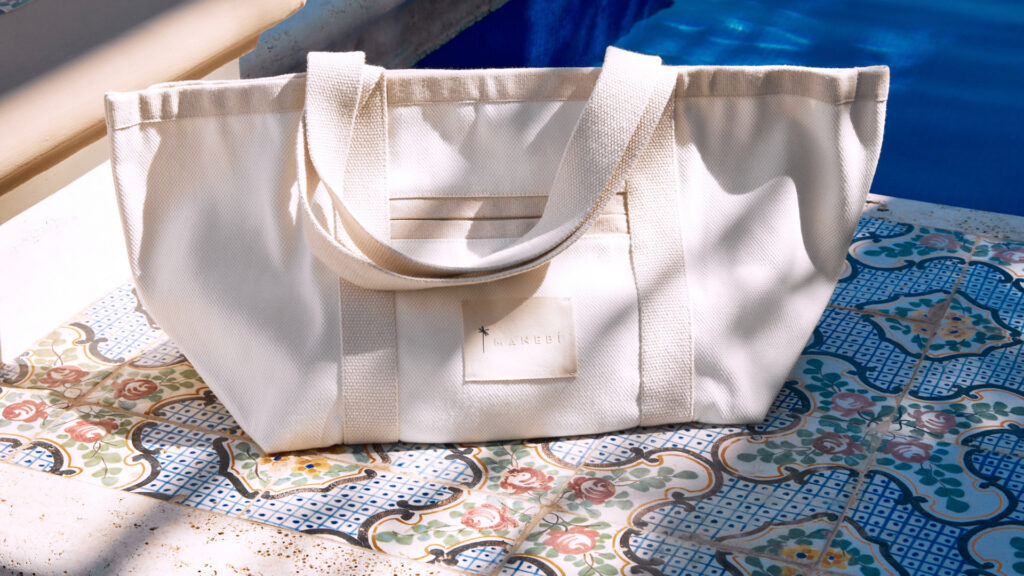 essential-travel-accessories-for-the-stylish-tourist