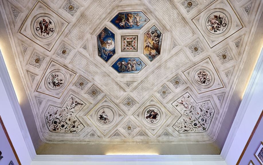 in-una-casa-a-bologna,-il-700-che-richiama-pompei-–-the-way-magazine
