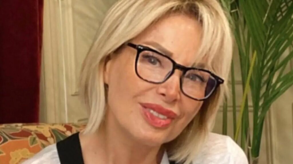 marta-flavi-come-una-ragazzina:-71-anni-e-un-fisico-pazzesco-|-lo-scatto-che-ha-incantato-i-fan-–-solonotizie24