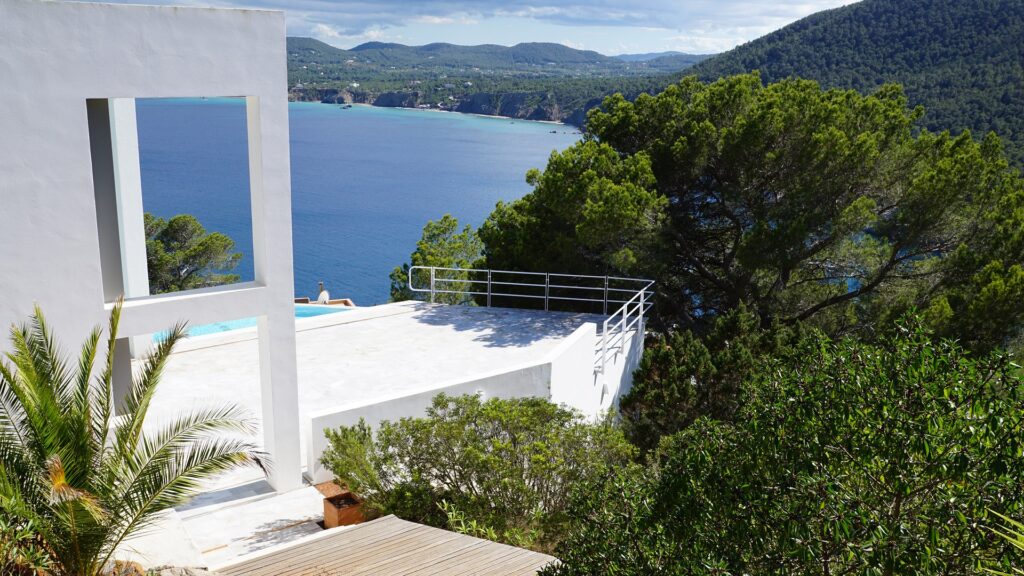 ibiza:-sustainable-luxury-villas