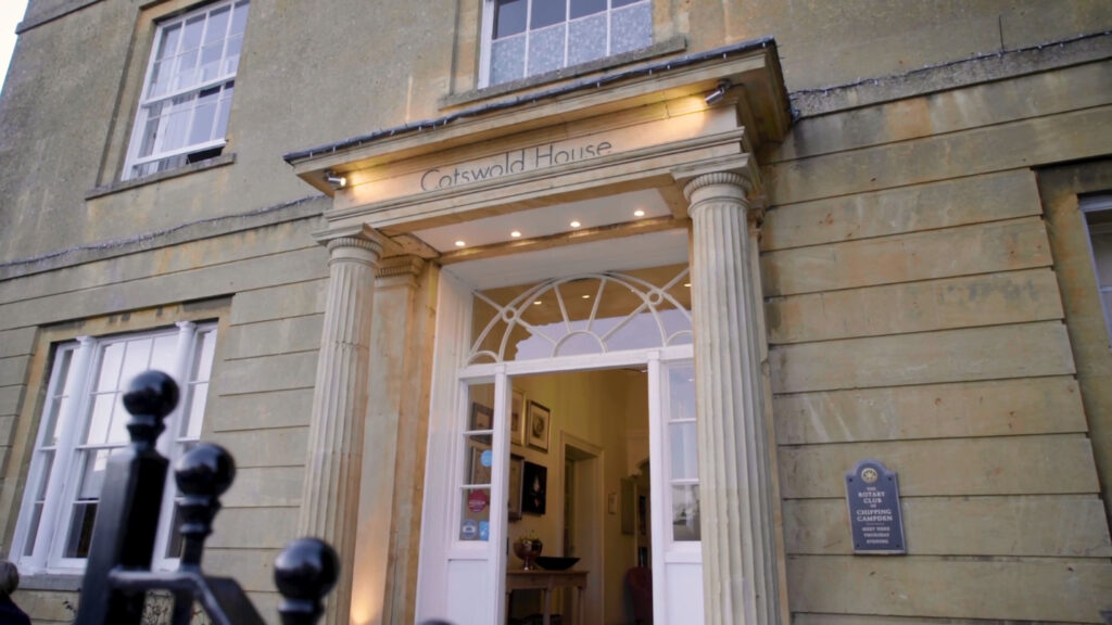 rolling-hills-and-snug-retreat:-slow-down-the-weekend-with-a-cotswold-break