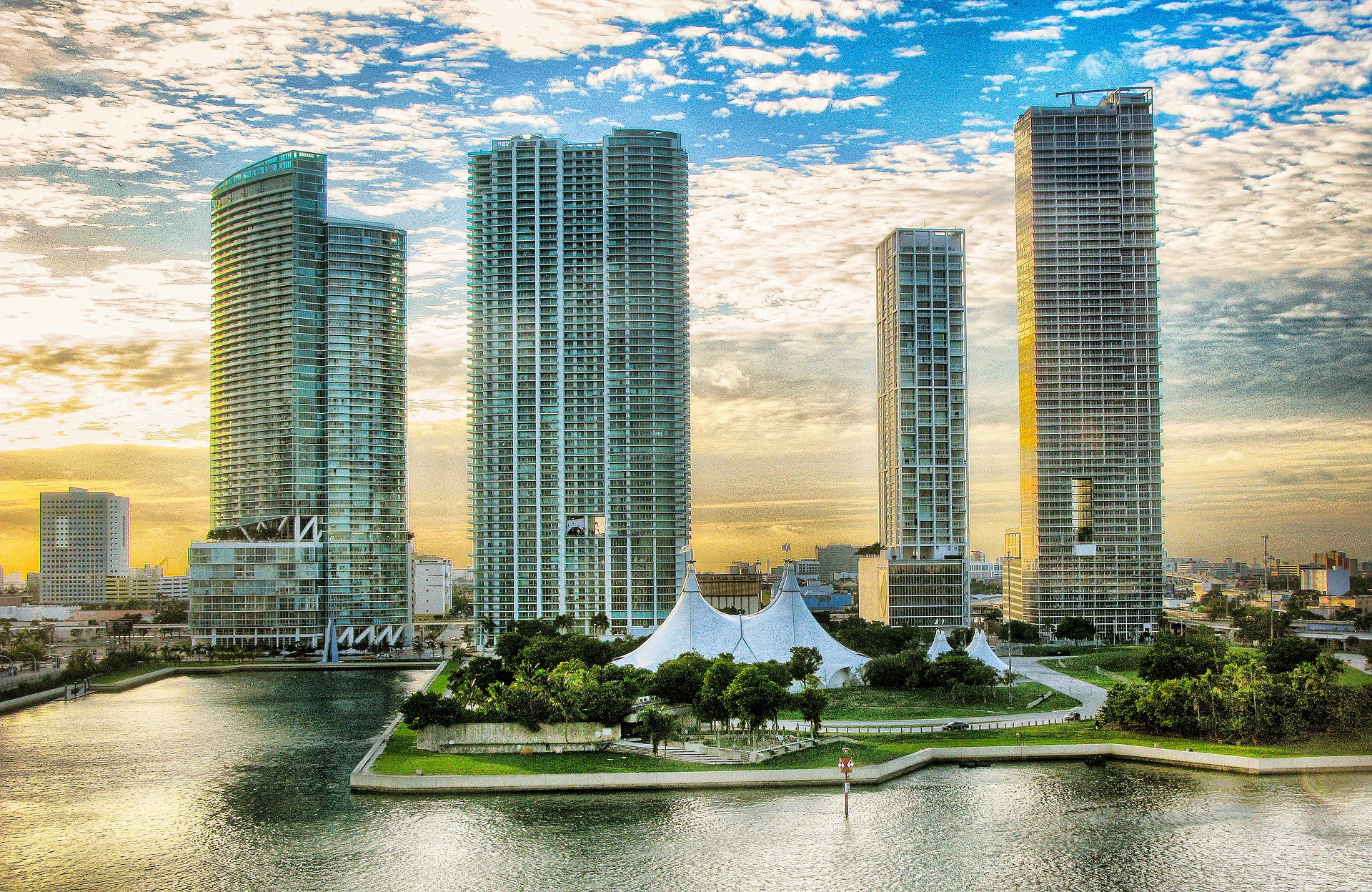 sustainable-architecture:-luxury-residences-powered-by-the-sun-arrive-in-miami