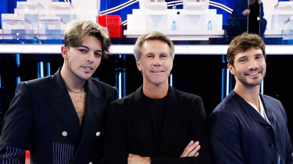clamoroso-amici-22:-uno-dei-giudici-del-serale-abbandona-il-talent-“ho-troppi-impegni”.-maria-infuriata