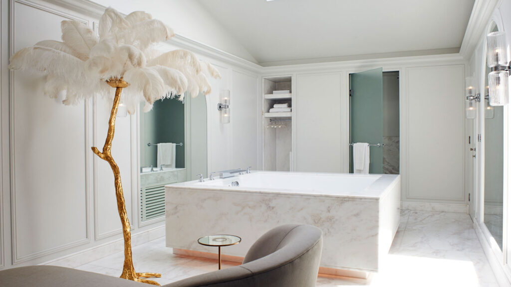 the-most-beautiful-hotel-bathrooms