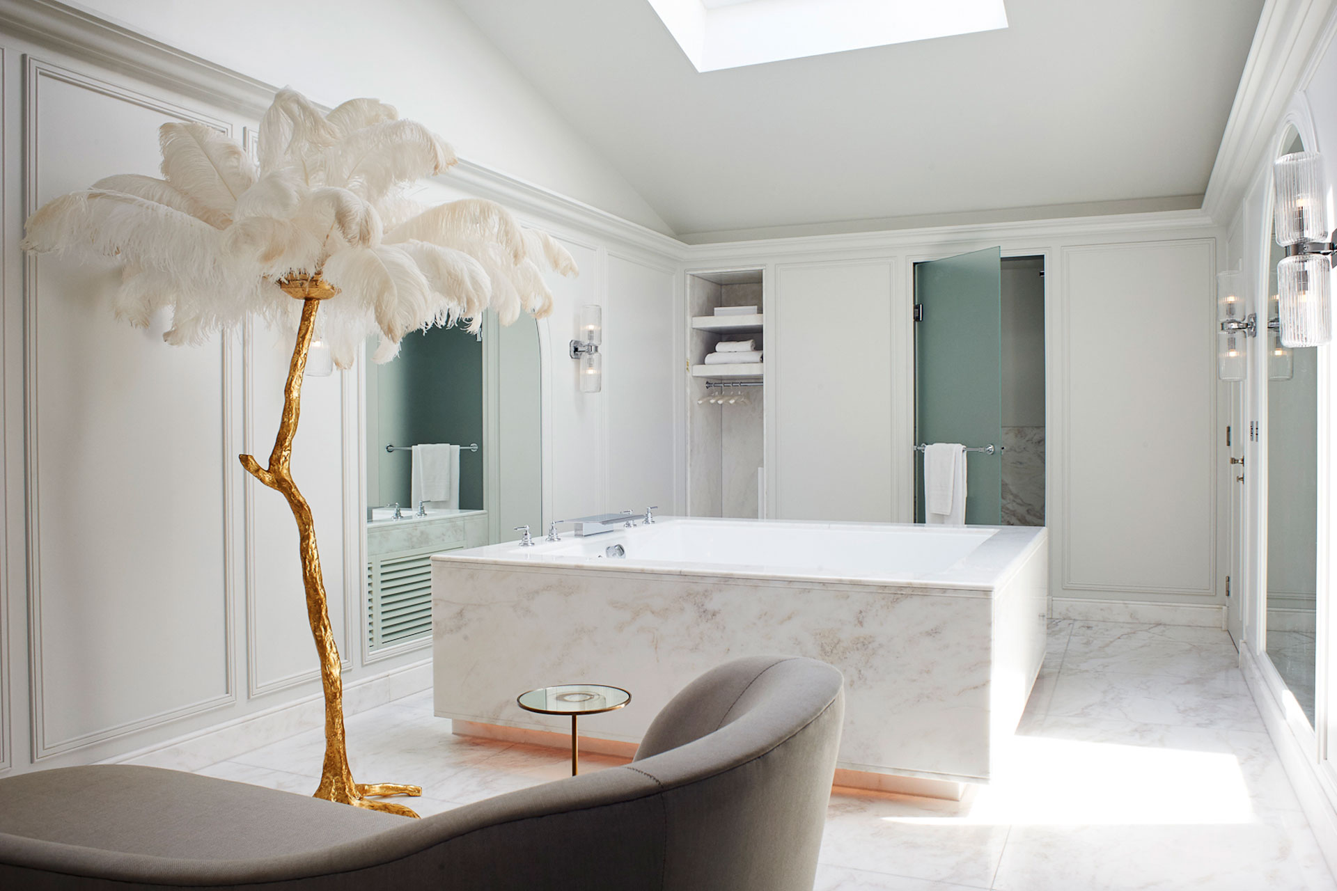 the-most-beautiful-hotel-bathrooms