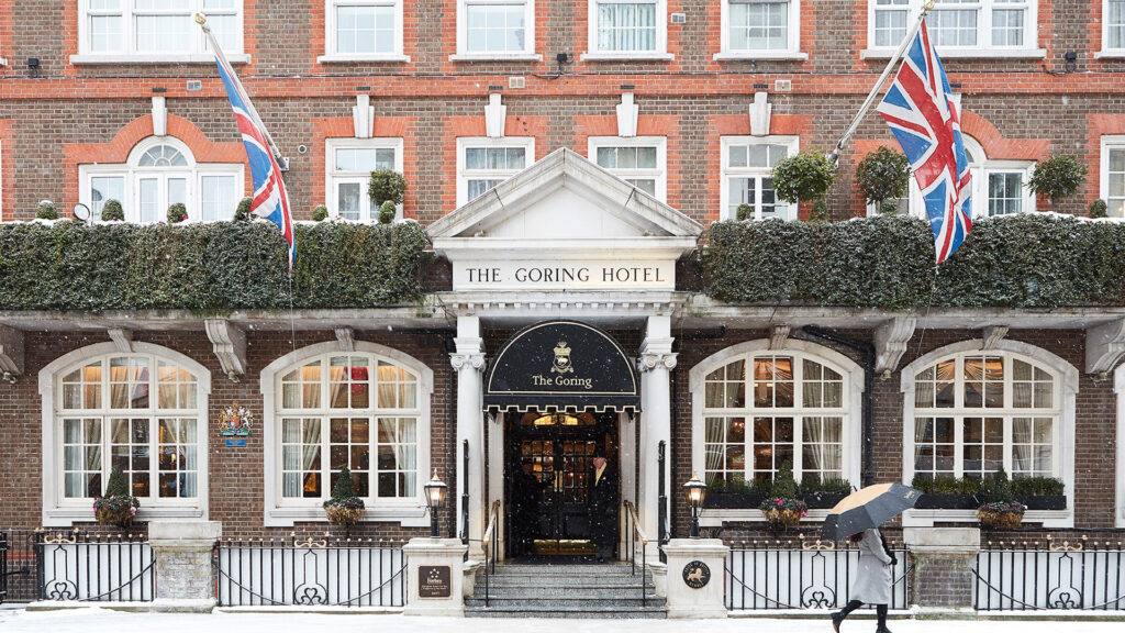 london-micro-break:-the-best-hotels-for-christmas-in-the-city
