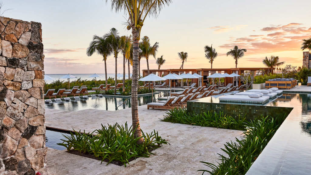 hotel-review:-etereo,-auberge-resorts-collection