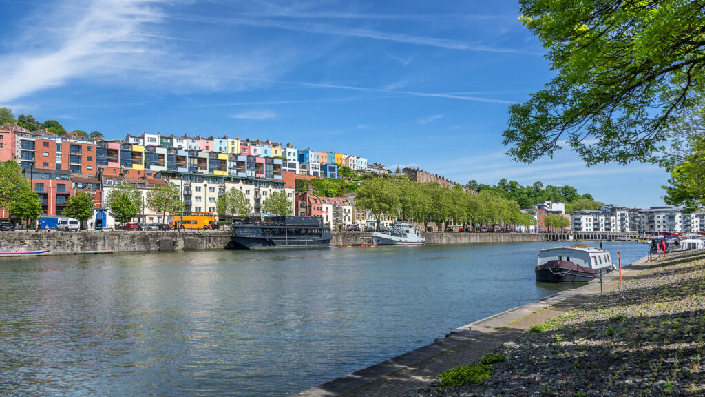 the-best-places-to-eat-in-bristol:-a-foodie’s-guide