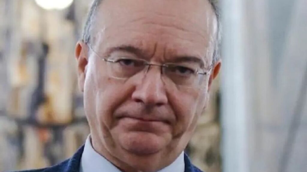 divieto-di-cellulari-in-classe,-il-ministro-non-intende-cedere-“gli-studenti-devono-accettare-le-regole”