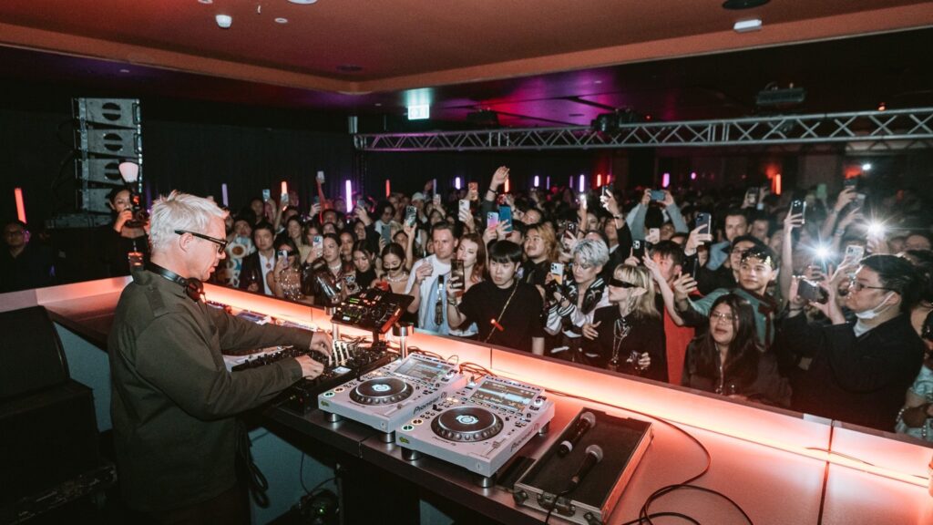 it’s-a-go!-the-standard,-bangkok-mahanakhon-turns-its-grand-opening-into-a-festival-of-music